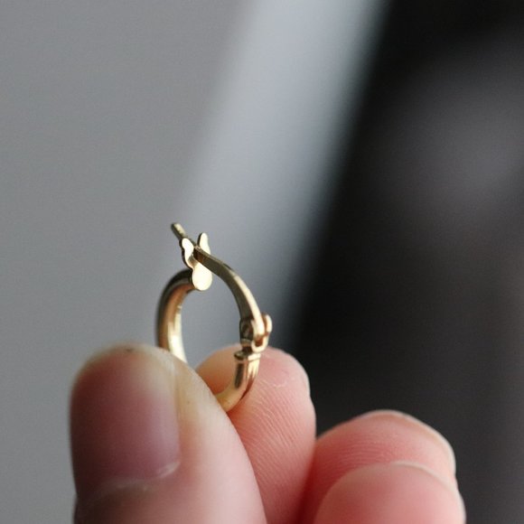 10K Solid Yellow Gold "the Simple Things - tube" earrings - Picture 6 of 6